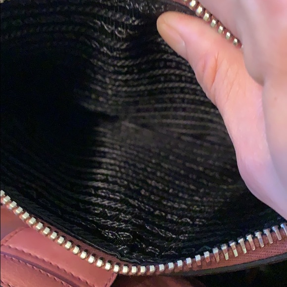 PRADA BAG - Picture 2 of 4